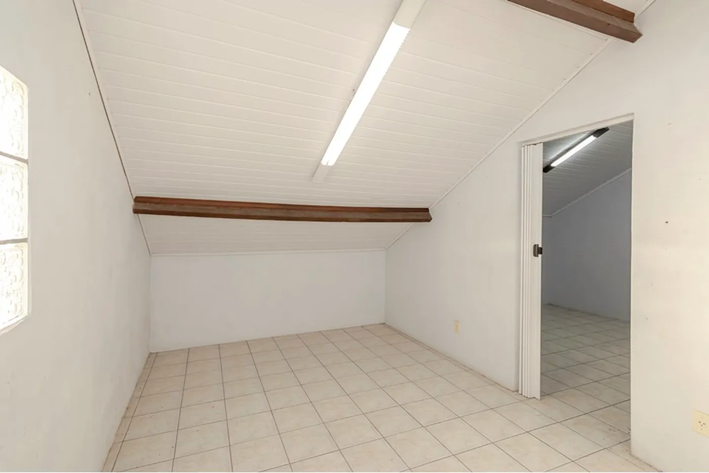 JPJH 113 610291021-176 - REMAX Capital Park Exclusividades — foto 5