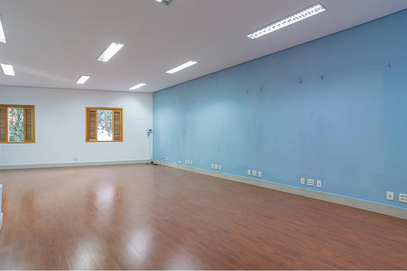 HA 134 Sala 601081007-109 - REMAX Lepex Exclusividades