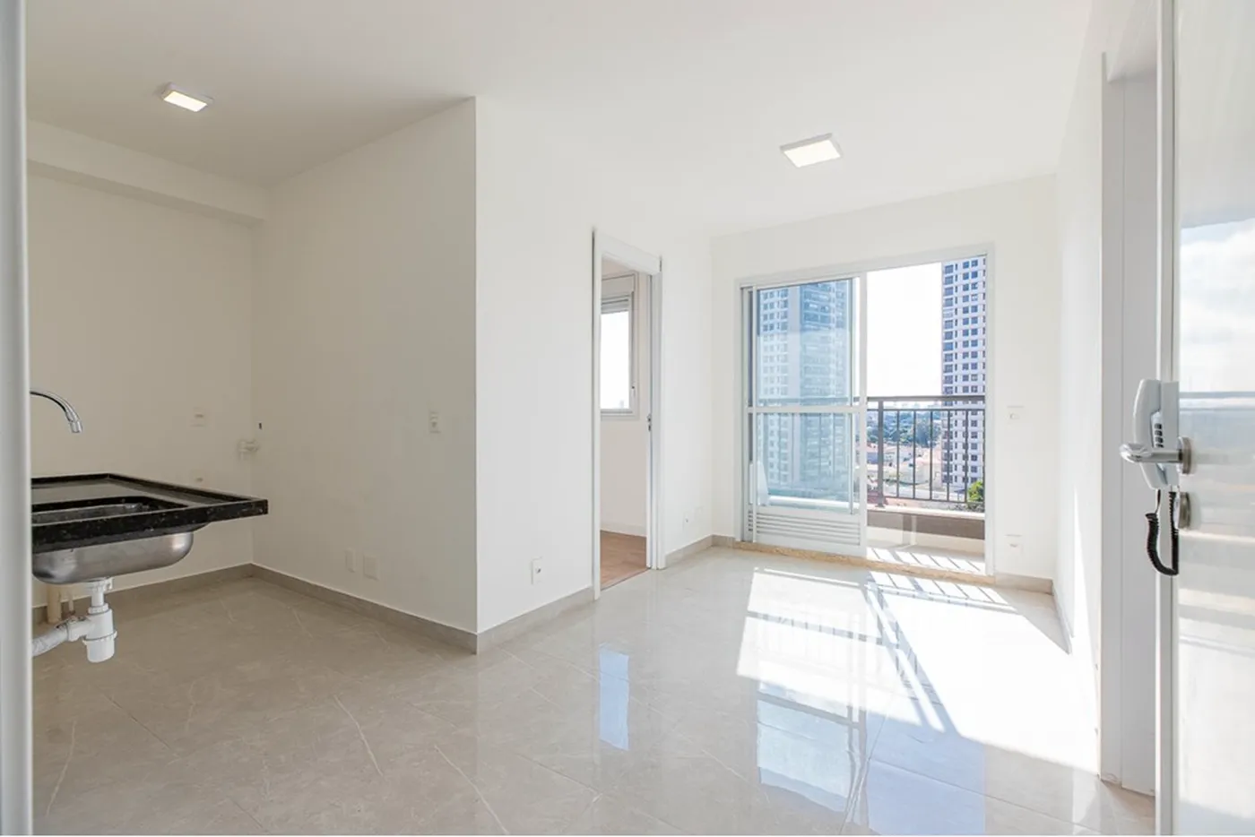 ISA 358 Apto 601241033-96 - REMAX Ville Exclusividades