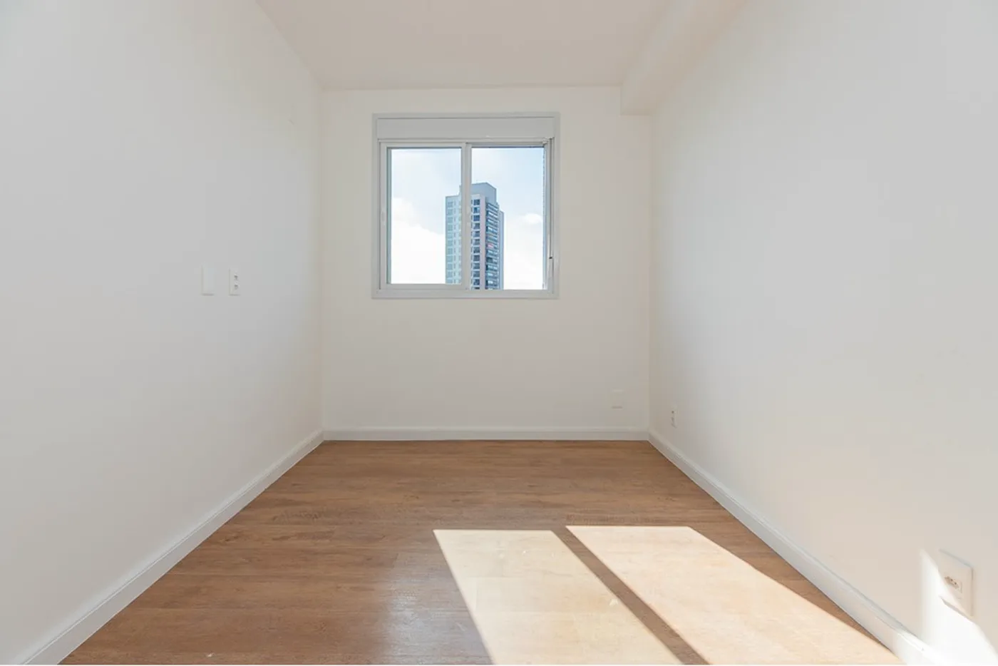 ISA 358 Apto 601241033-96 - REMAX Ville Exclusividades — foto 2