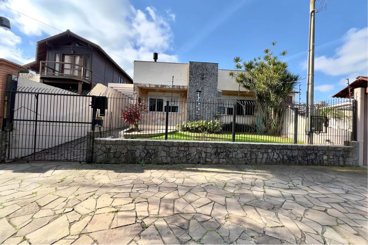 IX 573 Casa 610241027-23 - REMAX 520 Exclusividades