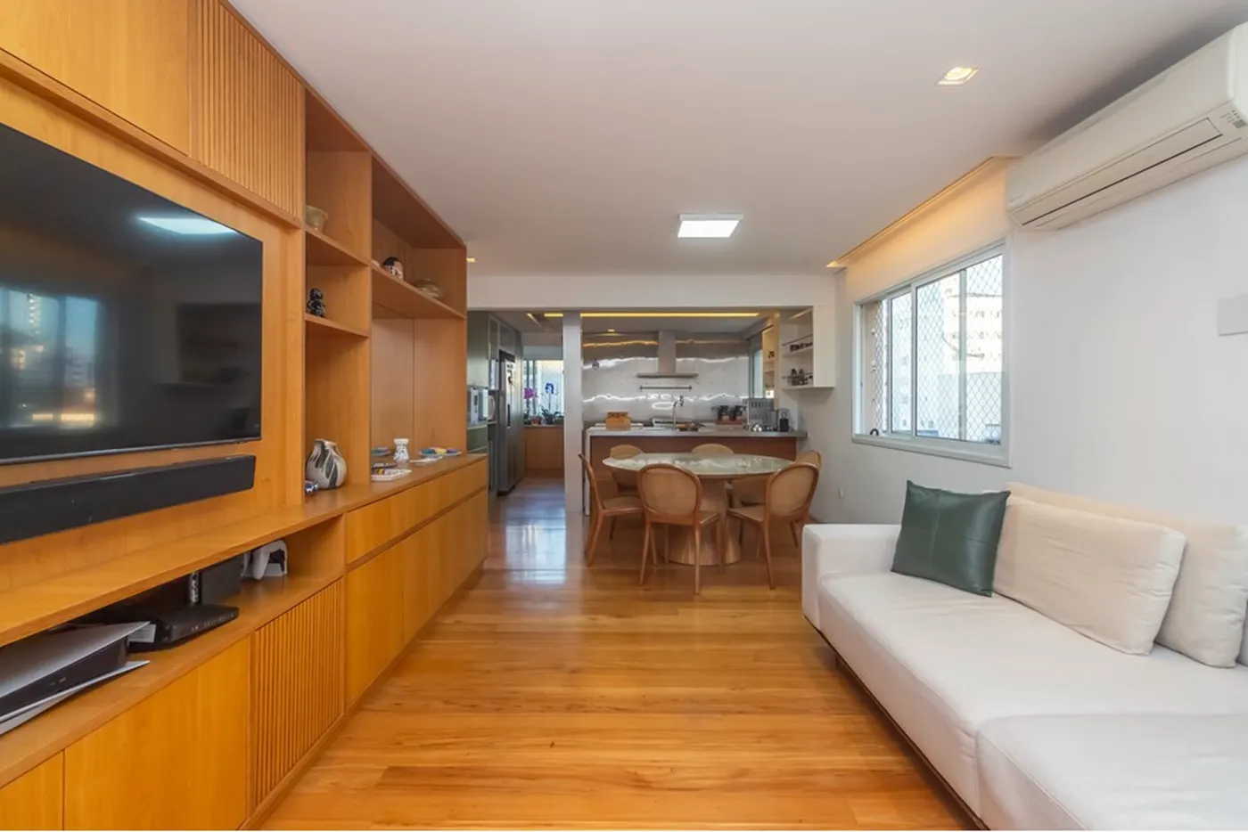 IBJA 701 Apto 601361053-35 - REMAX Trio Exclusividades