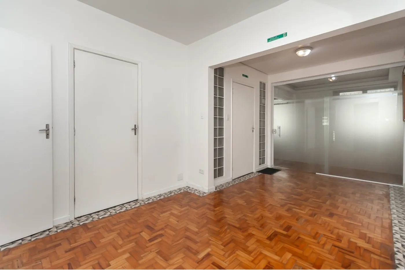 BCP 52 Sala 601361016-166 - REMAX Trio Exclusividades — foto 5