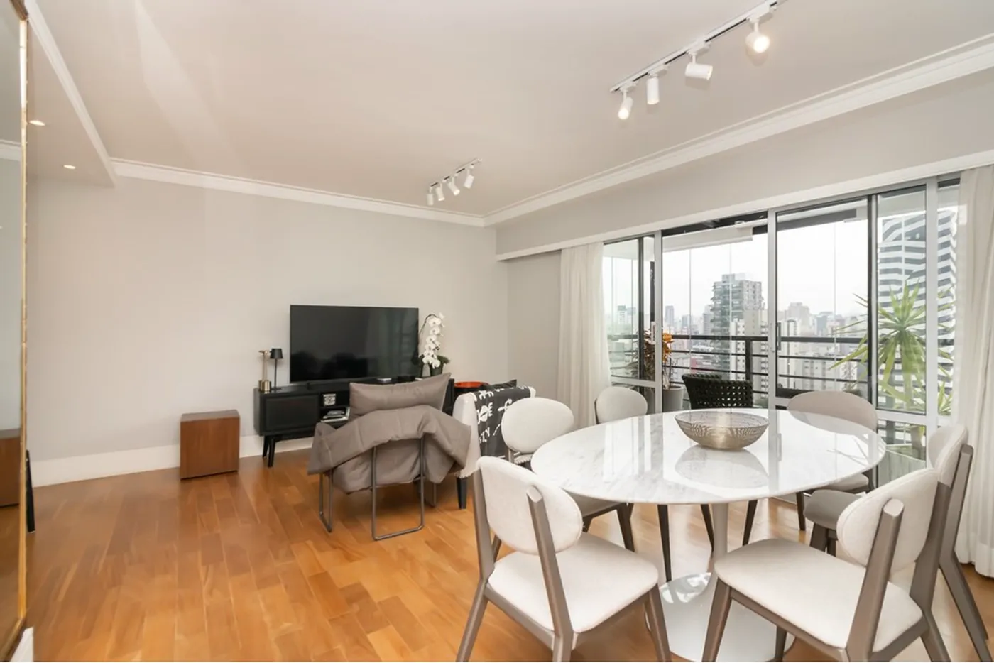 VODCDM 122 Apto 630331102-9 - REMAX Comunità Exclusividades