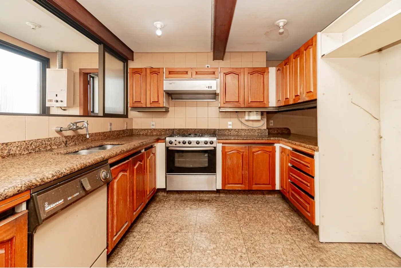 RBVM 115 Apto 610221071-1 - REMAX Donno Exclusividades — foto 2
