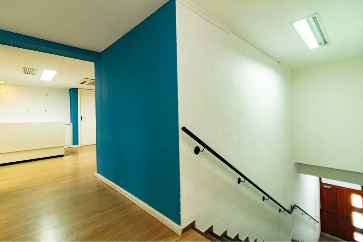 SDODO 60 Sala 610221045-32 - REMAX Donno Exclusividades