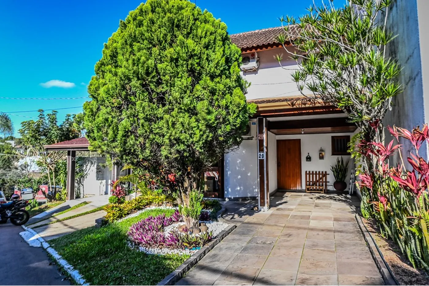 CEP 695 Casa 612481089-2 - REMAX Andar de Cima Exclusividades