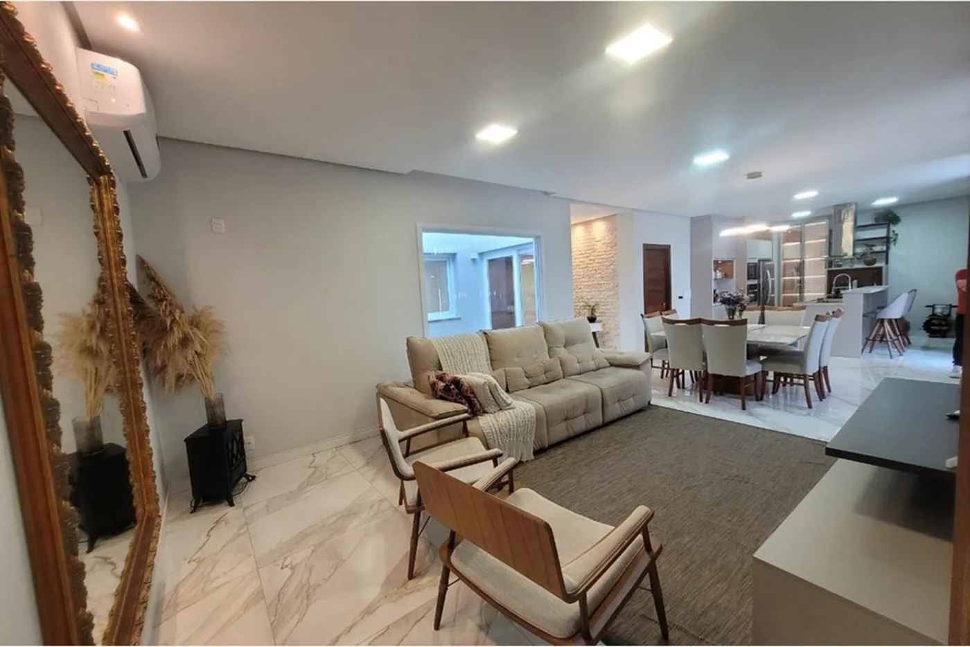CAE 77 612511062-1 - REMAX Moderna Exclusividades