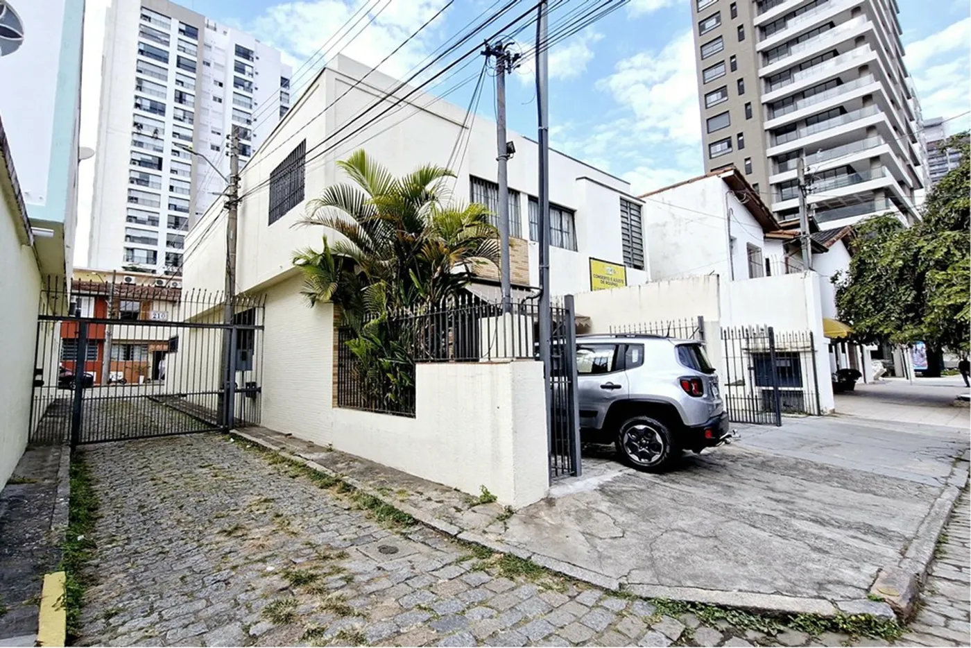 BMLG 200 Casa 601361052-93 - REMAX Trio Exclusividades