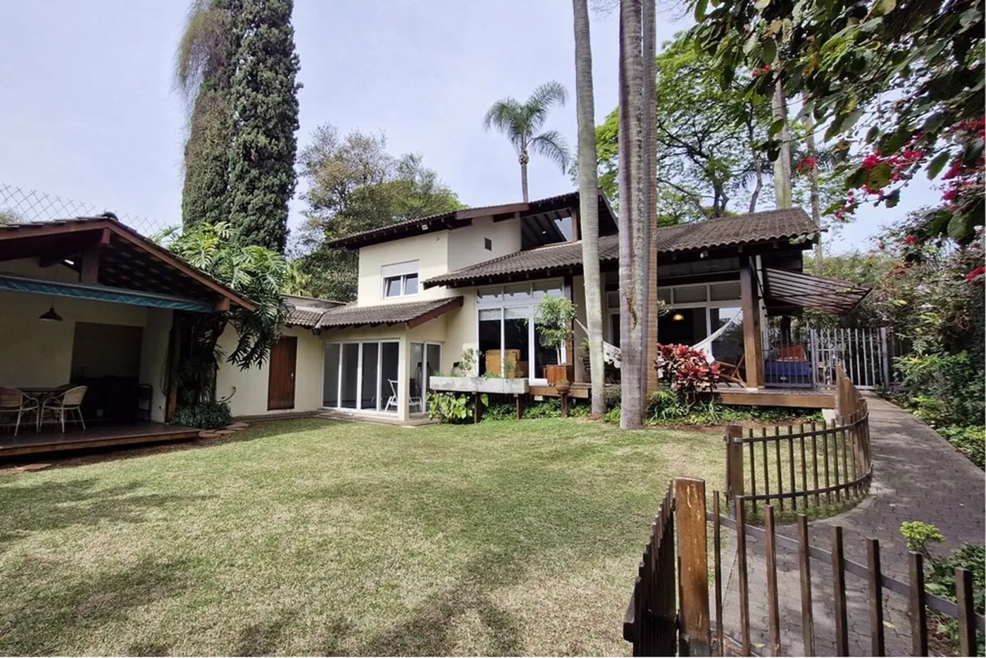BL 1135 601361003-198 - REMAX Trio Exclusividades
