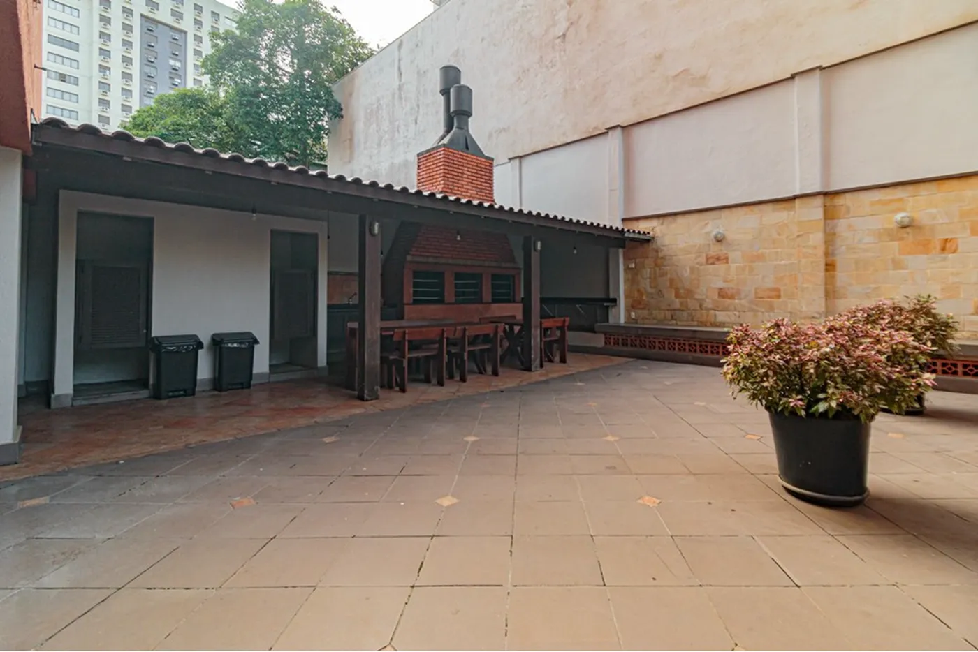 RBMT 225 Apto 610221018-123 - REMAX Donno Exclusividades — foto 2