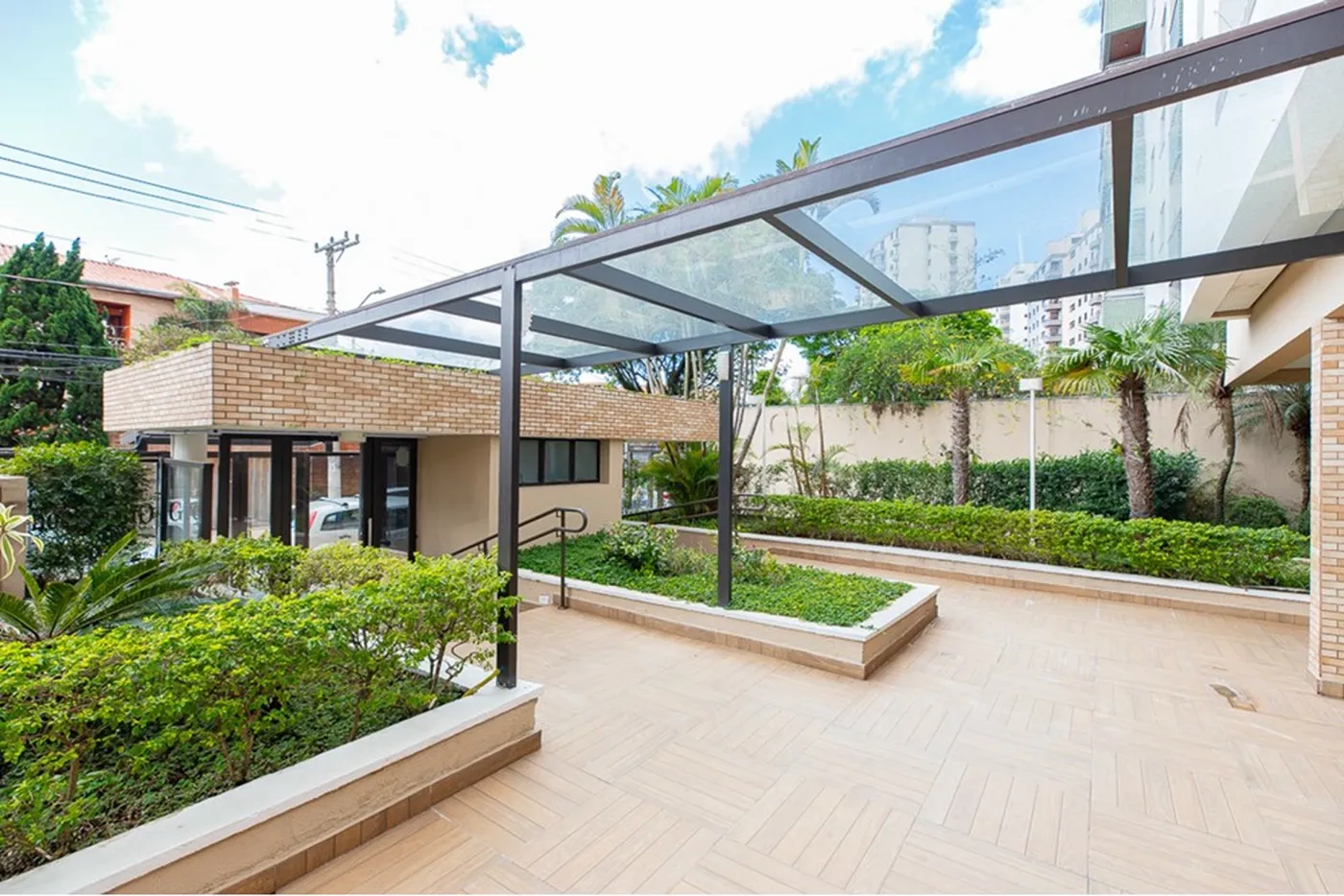 CAM 195 Apto 601131009-86 - REMAX Ares Exclusividades