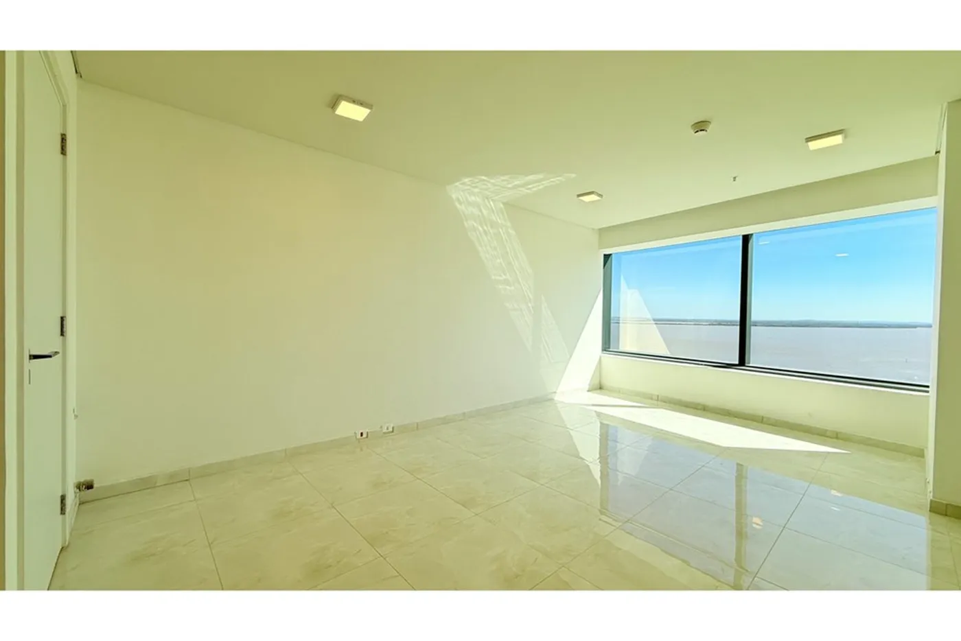 CPC 2893 Sala 610191035-121 - REMAX Casa Sul Exclusividades — foto 2
