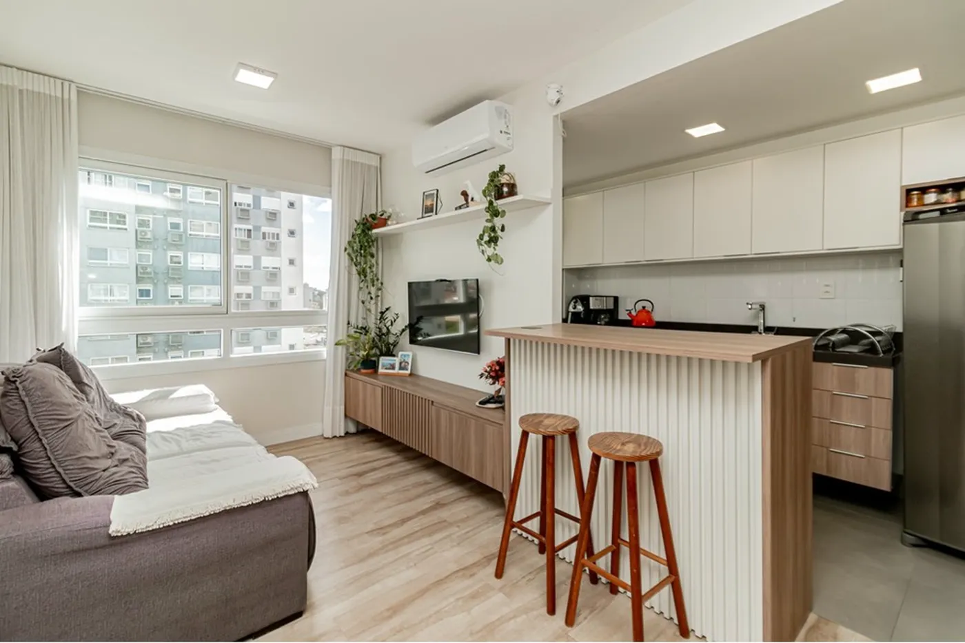 SSJZ 100 Apto 612491040-13 - REMAX Trend Exclusividades