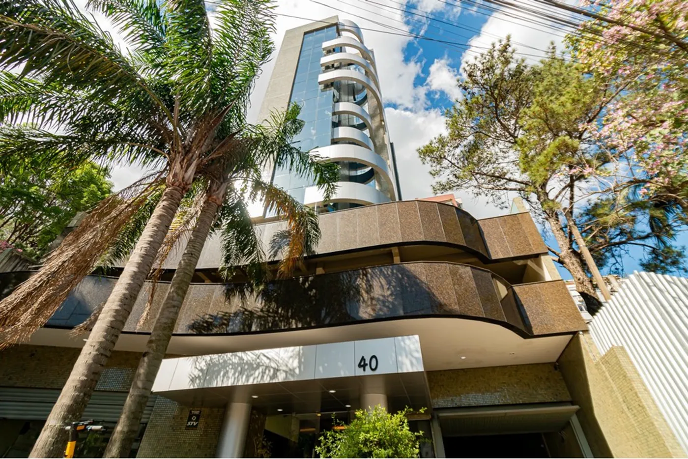 AAM 40 Sala 612491035-16 - REMAX Trend Exclusividades