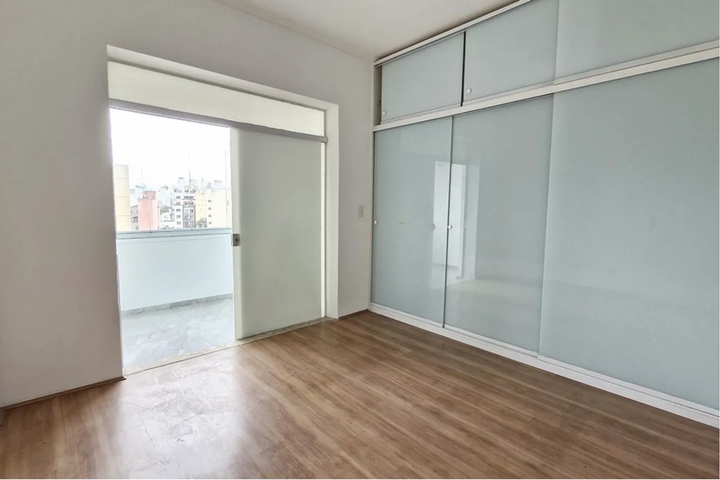 BVNDJ 707 Apto 602301001-170 - Remax Trinity Exclusividades