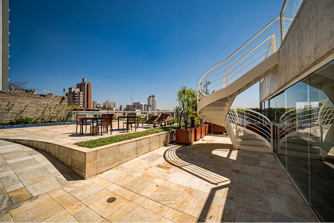 PCF 555 Apto 601081006-128 - REMAX Lepex Exclusividades — foto 2