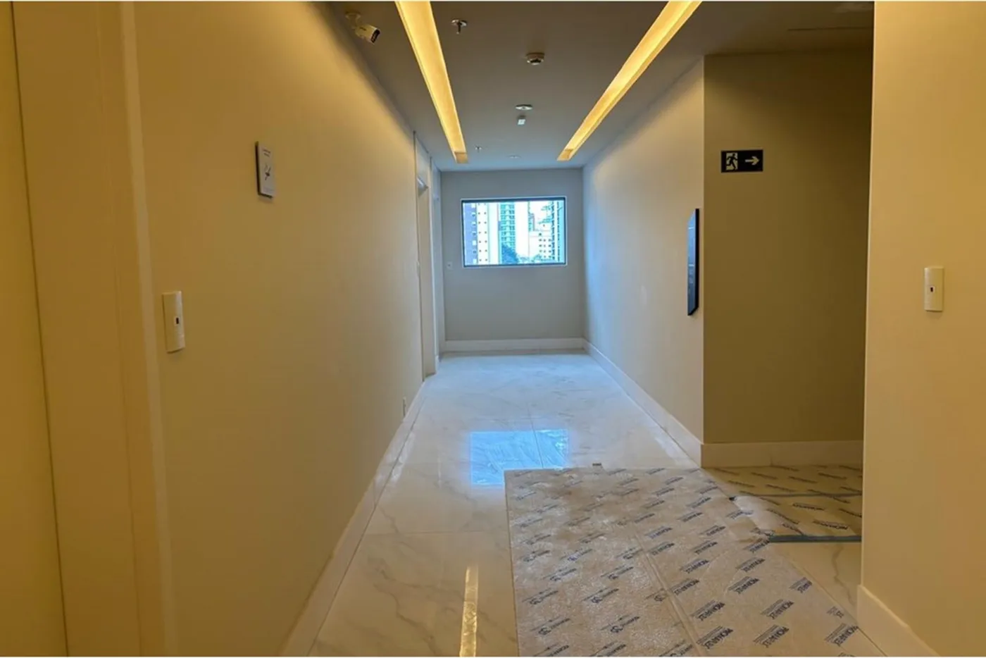IRB 850 Sala 601401007-71 - REMAX Paradisus Exclusividades — foto 3