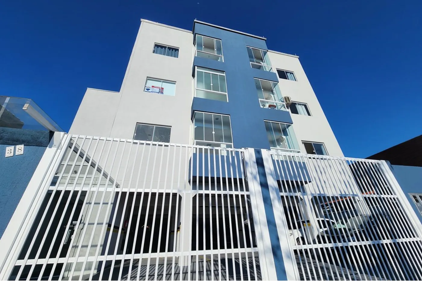 CEL 38 Apto 590231179-232 - REMAX Dream On Exclusividades