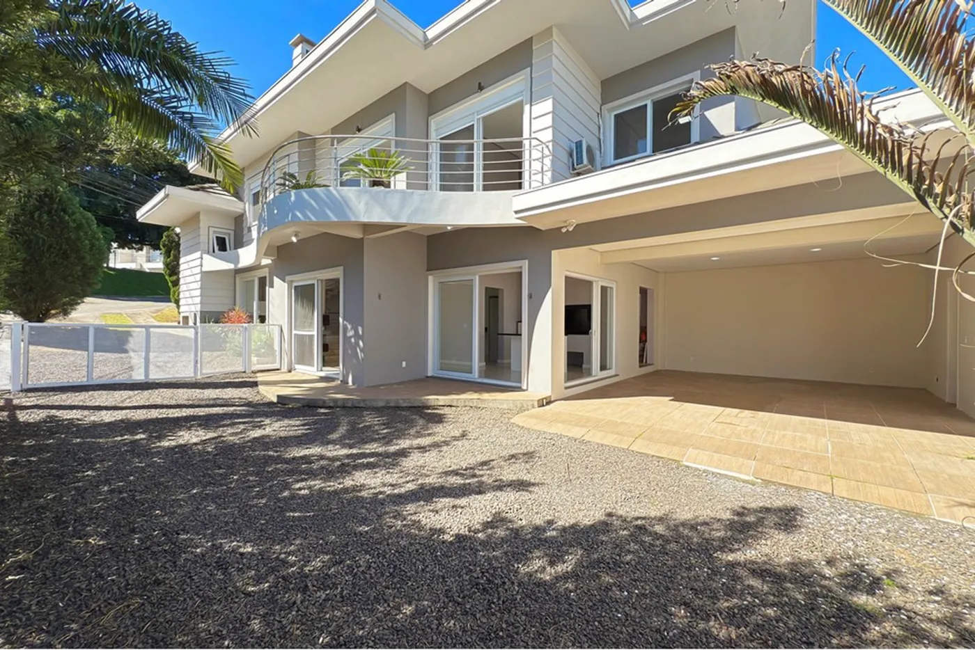 HFSB 200 610191034-125 - REMAX Casa Sul Exclusividades