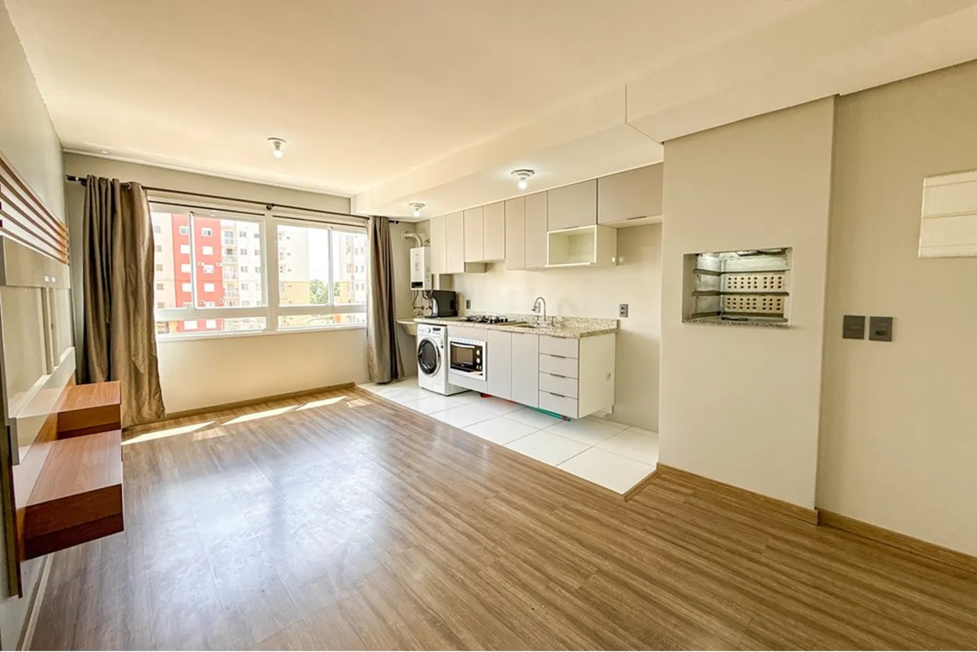 FJC 660 Apto 612651031-51 - REMAX Pillares Exclusividades