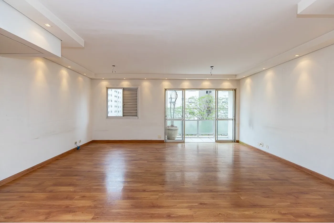 CBMDB 999 Apto 601241044-42 - REMAX Ville Exclusividades