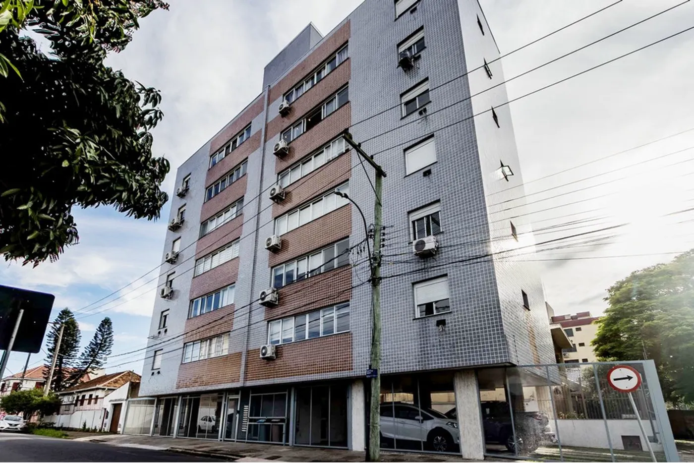 JISCJ 213 Apto 612511054-40 - REMAX Moderna Exclusividades