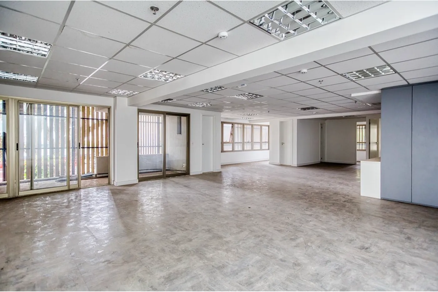 PT 446 Sala 601081092-4 - REMAX Lepex Exclusividades