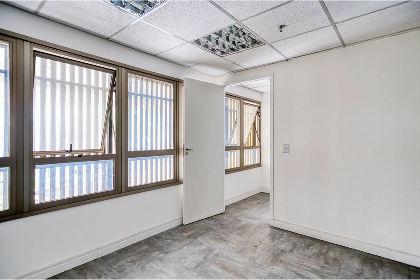 PT 446 Sala 601081092-4 - REMAX Lepex Exclusividades — foto 4