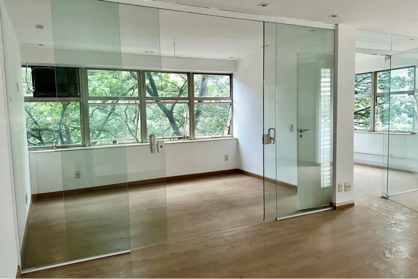 JPJEDL 680 Sala 601081056-52 - REMAX Lepex Exclusividades