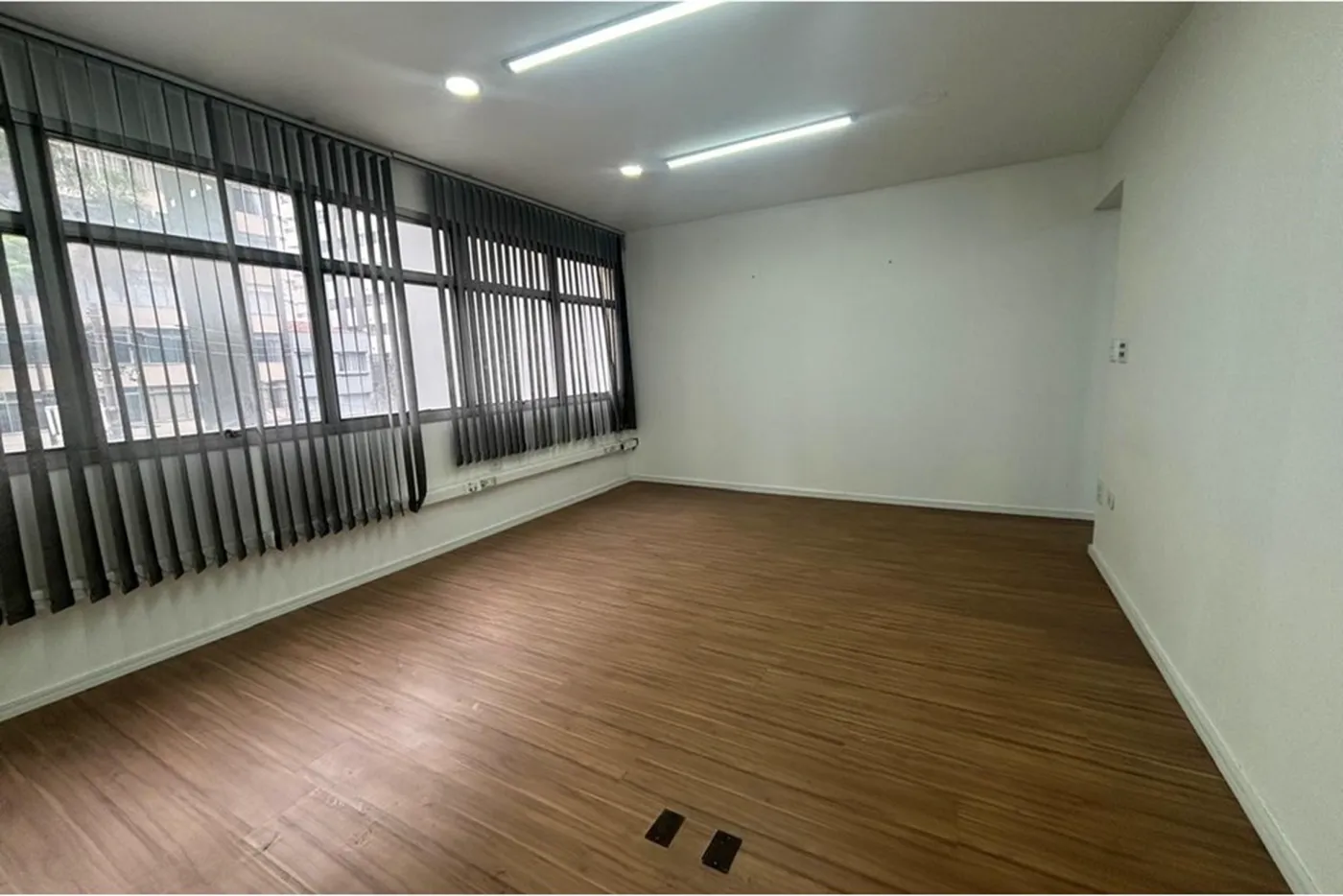 BVBLA 2466 Sala 601401007-76 - REMAX Paradisus Exclusividades — foto 2