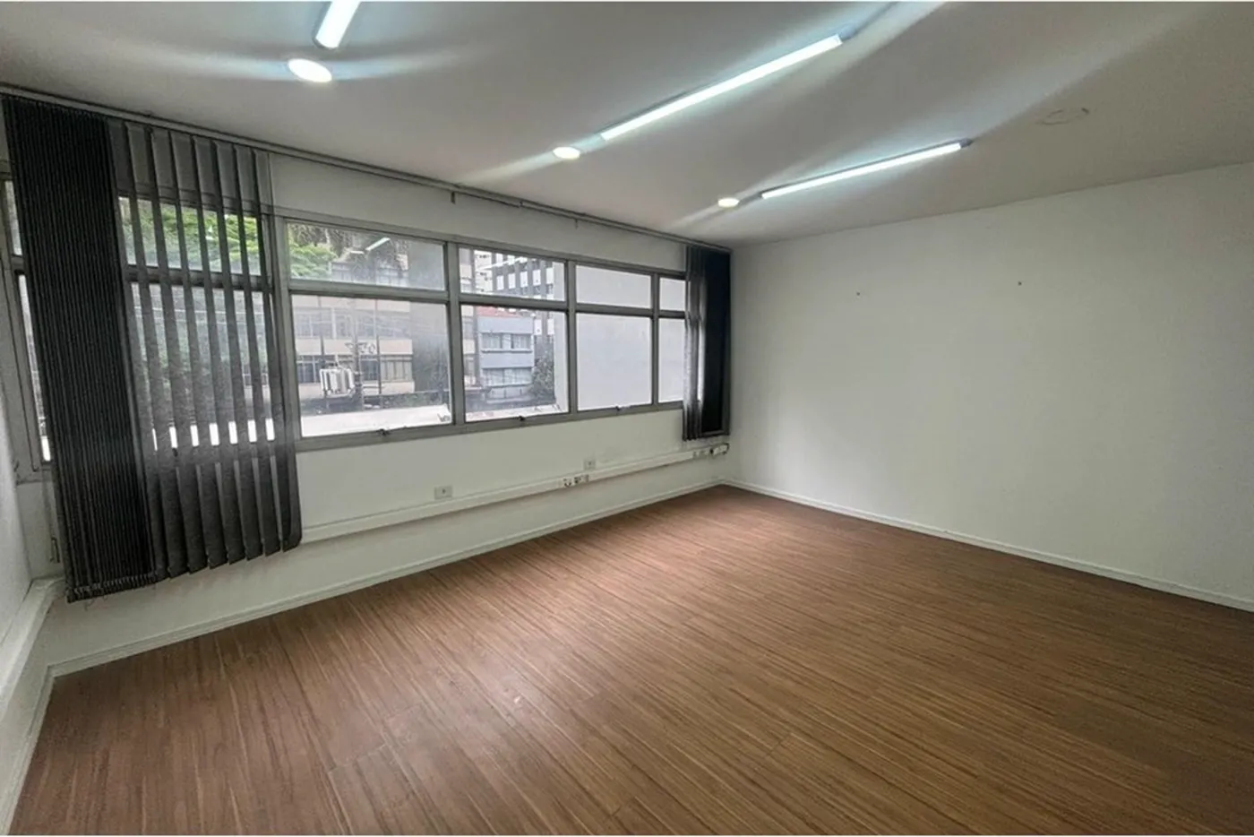 BVBLA 2466 Sala 601401007-76 - REMAX Paradisus Exclusividades — foto 3