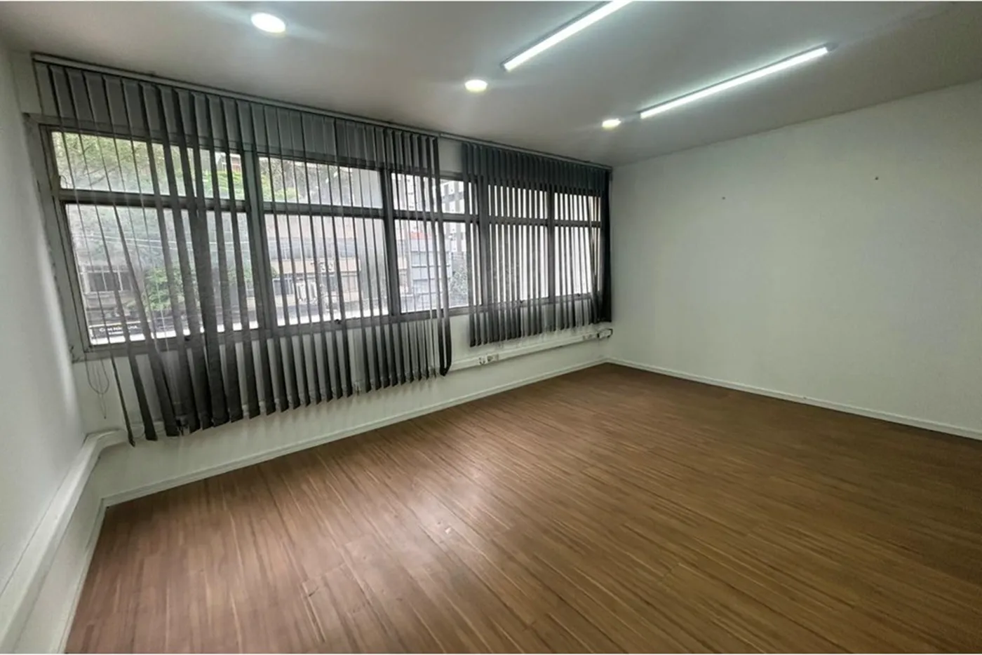 BVBLA 2466 Sala 601401007-76 - REMAX Paradisus Exclusividades — foto 5