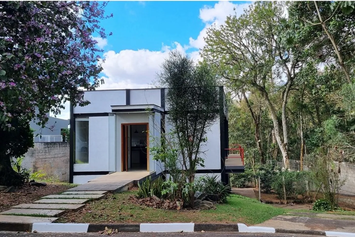JINR 182 Casa 601361048-44 - REMAX Trio Exclusividades