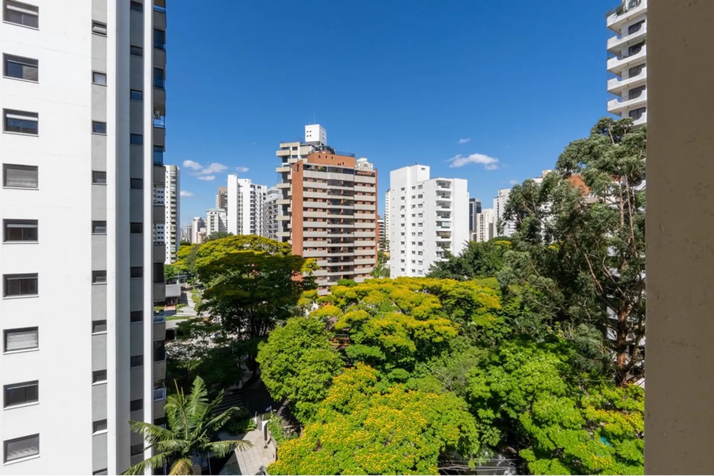CBBDT 1528 Apto 601241055-25 - REMAX Ville Exclusividades
