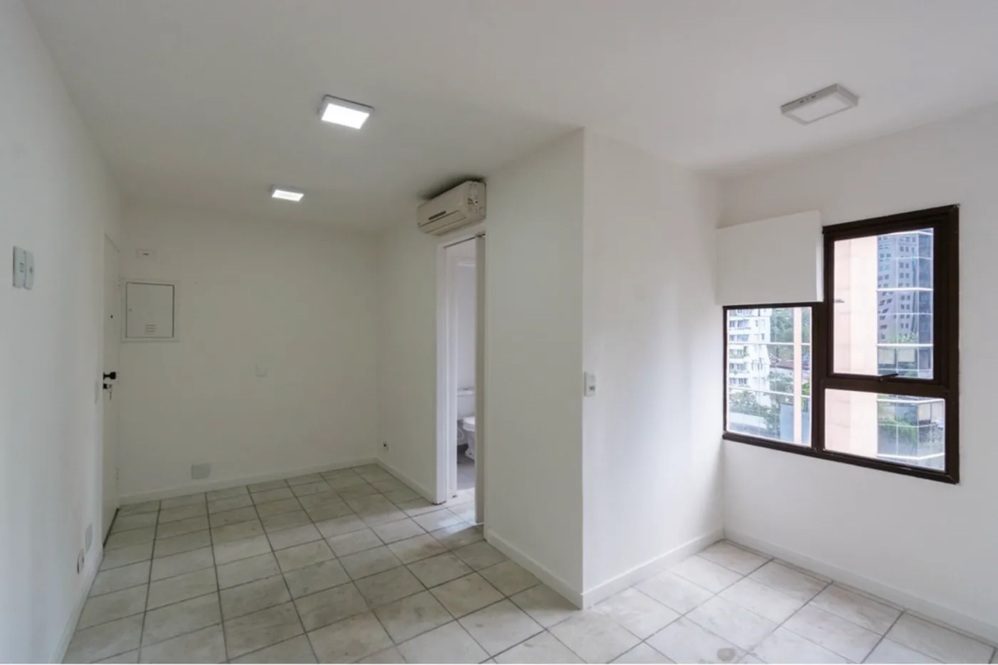 IBI 252 Sala 601241007-86 - REMAX Ville Exclusividades