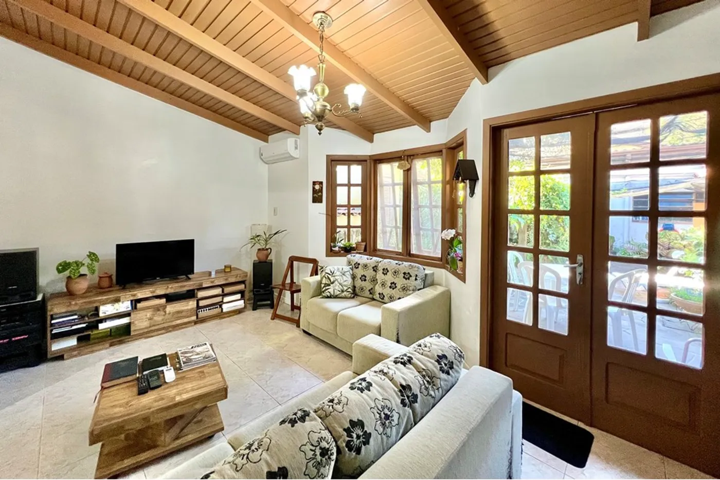NSDGVEDDA 568 Casa 610241030-57 - REMAX 520 Exclusividades