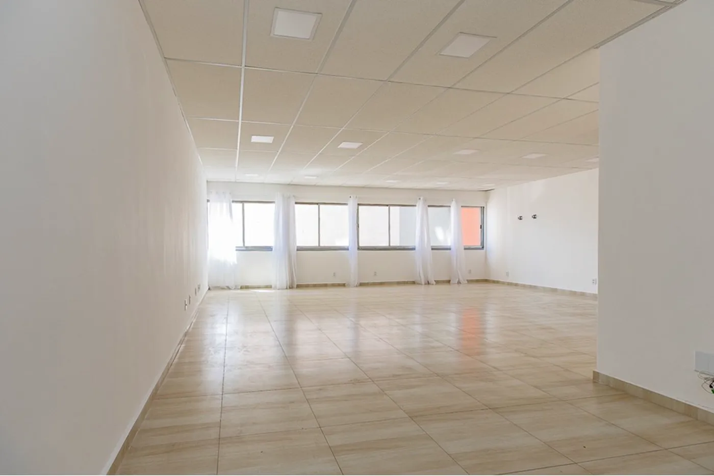 BVP 620 Sala 601241038-70 - REMAX Ville Exclusividades