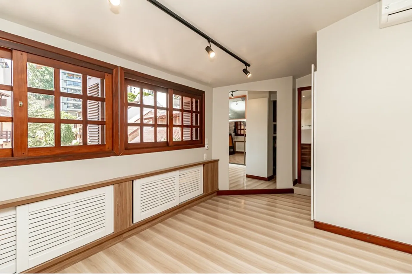 BVJ 355 Casa 610221070-12 - REMAX Donno Exclusividades — foto 2