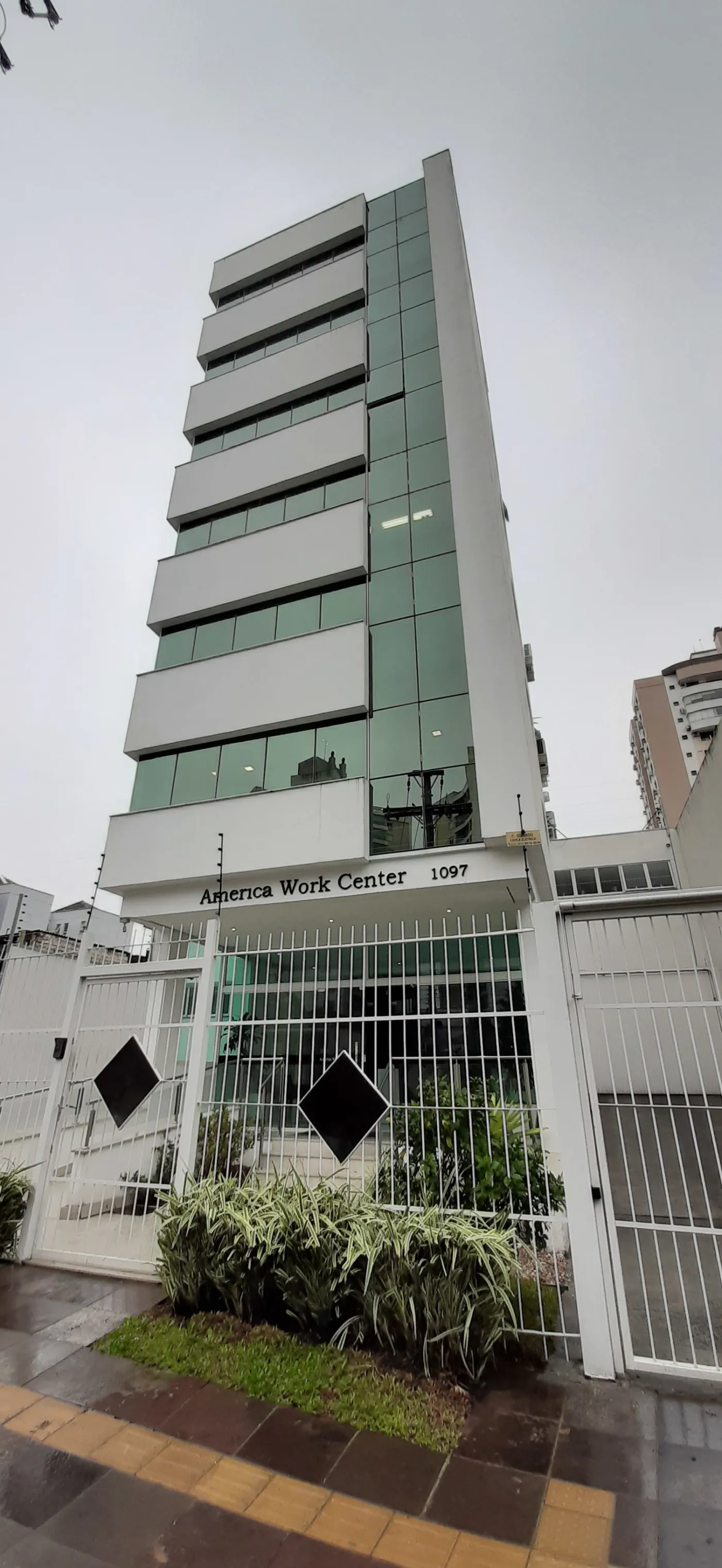 Edifício América Work Center Sala 402 - Joal Teitelbaum Dações