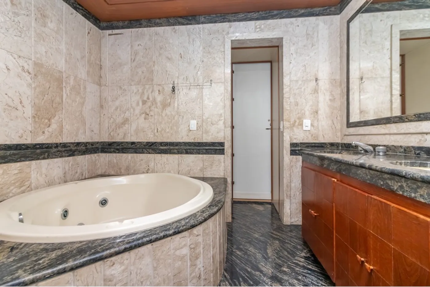 VANGDO 57 Apto 602071001-282 - REMAX Lepex Exclusividades — foto 5