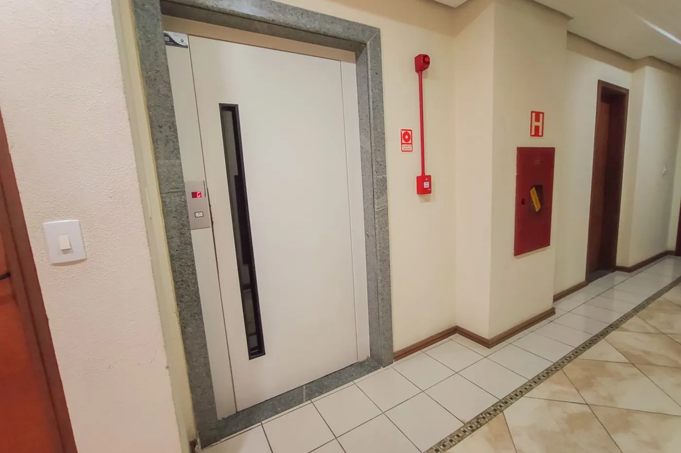 CDE 350 Apto 590441012-80 - REMAX Dream On II Exclusividades — foto 4