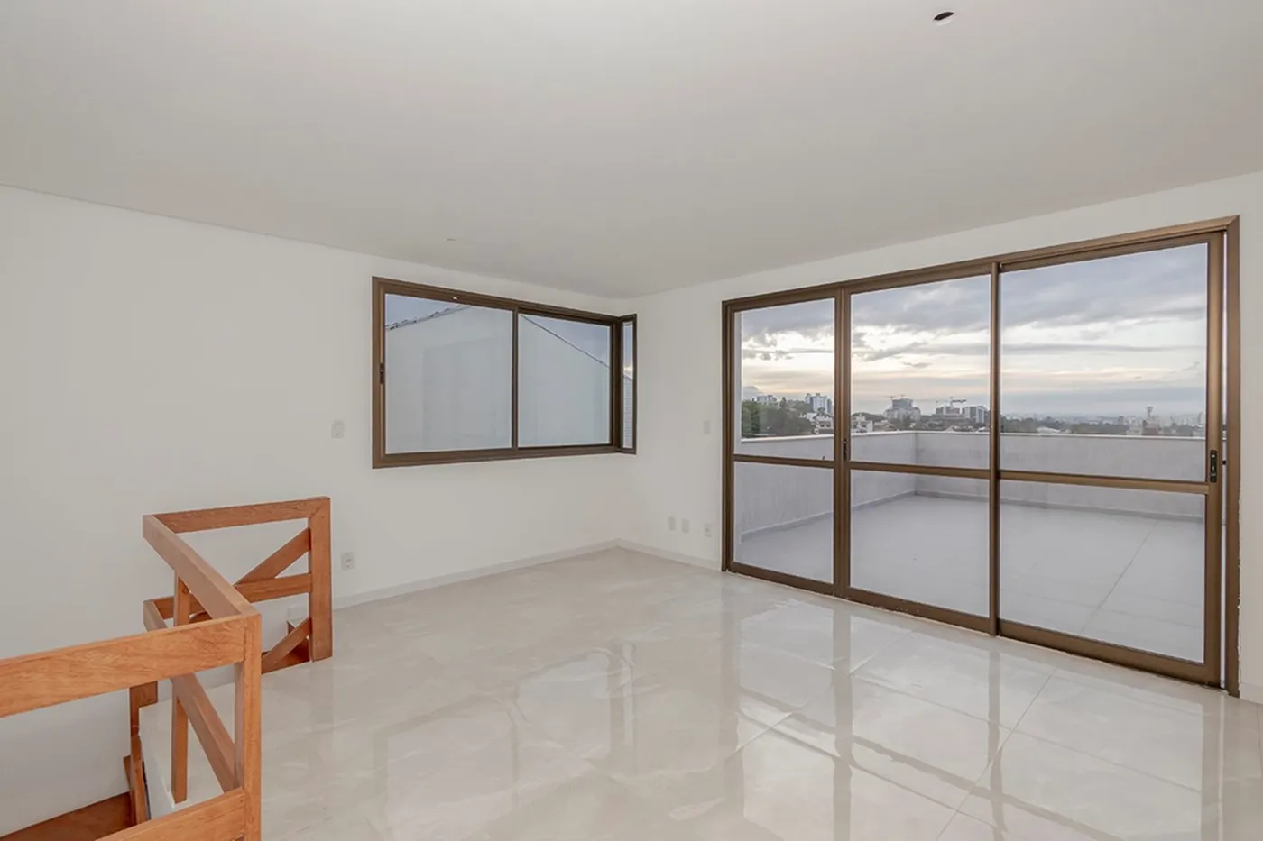 CDPM 161 Apto 612491053-57 - REMAX Trend Exclusividades