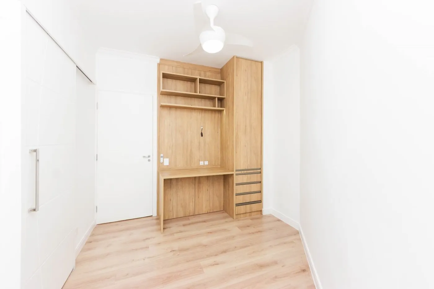 BBDT 786 Apto 601971125-2 - REMAX Empire Exclusividades — foto 3