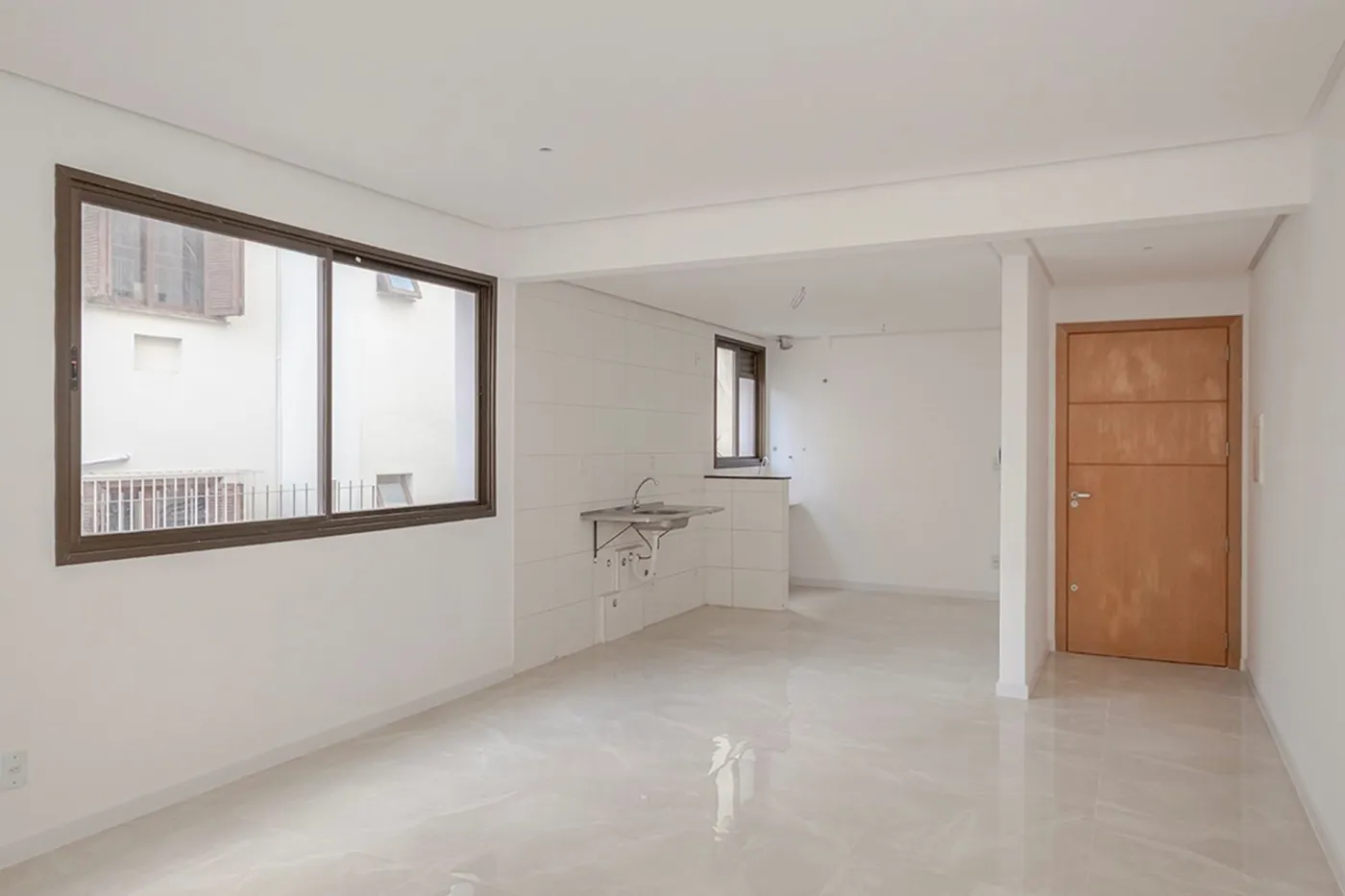 CDPM 161 Apto 612491053-56 - REMAX Trend Exclusividades