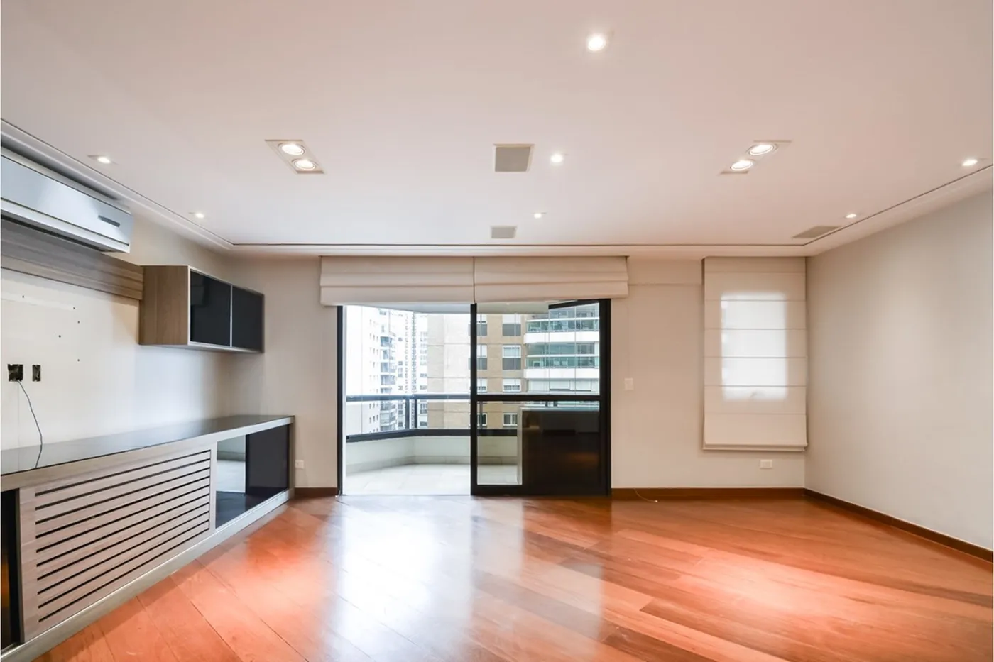 PA 235 Apto 601241044-52 - REMAX Ville Exclusividades
