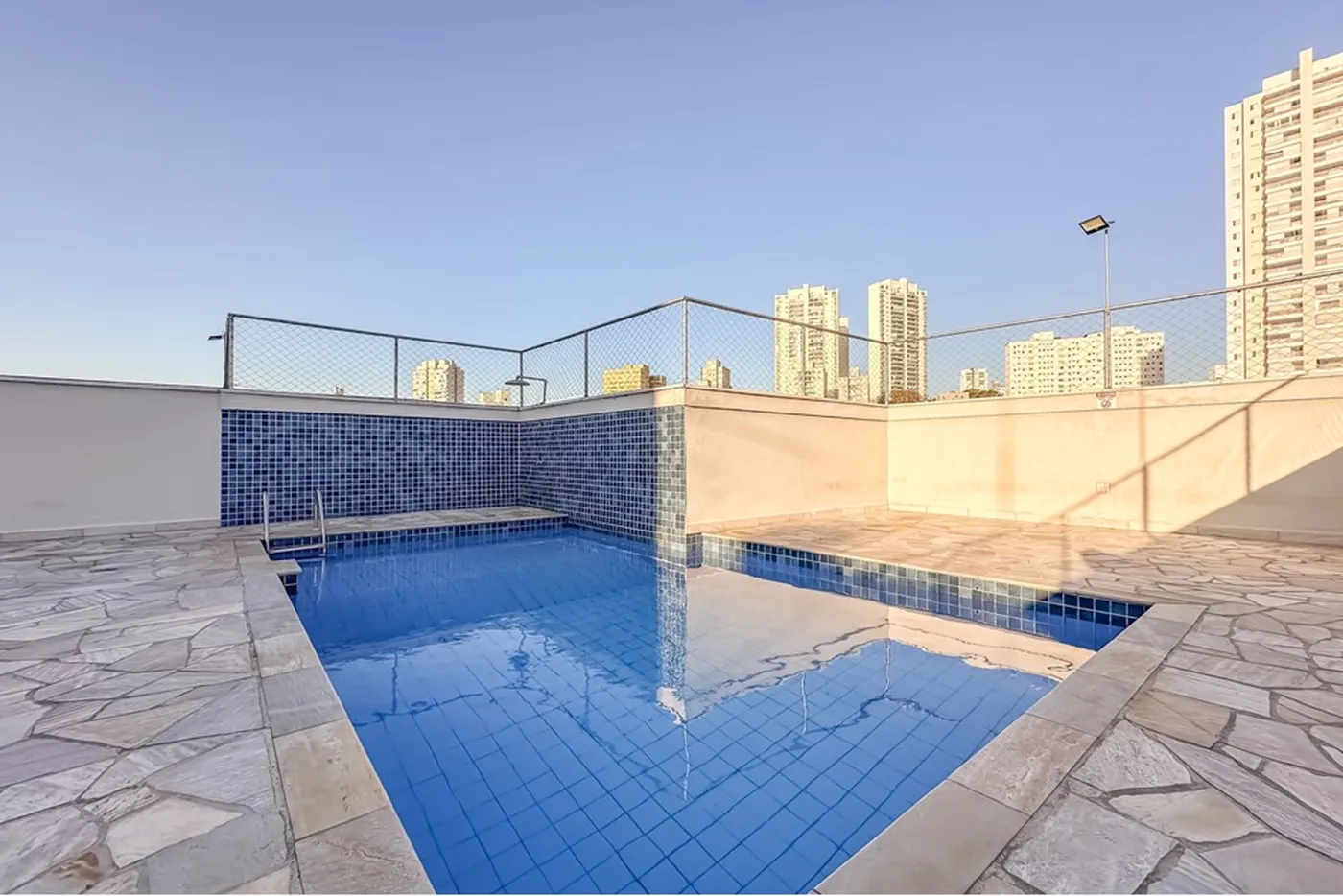 AM 495 Apto 601241033-125 - REMAX Ville Exclusividades