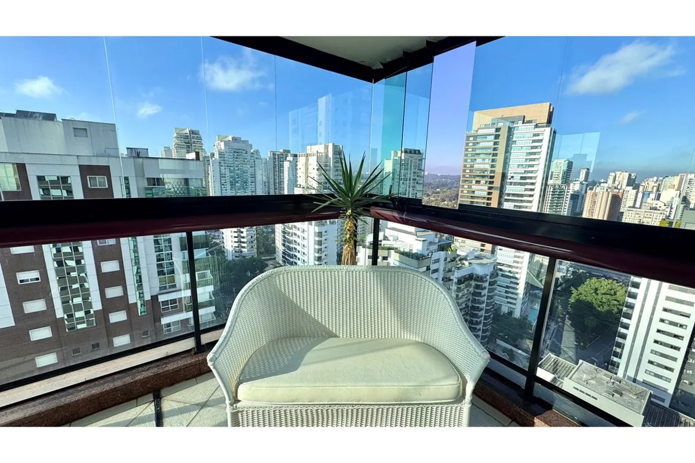 CBÉ 177 Apto 602241008-72 - REMAX Verti Exclusividades