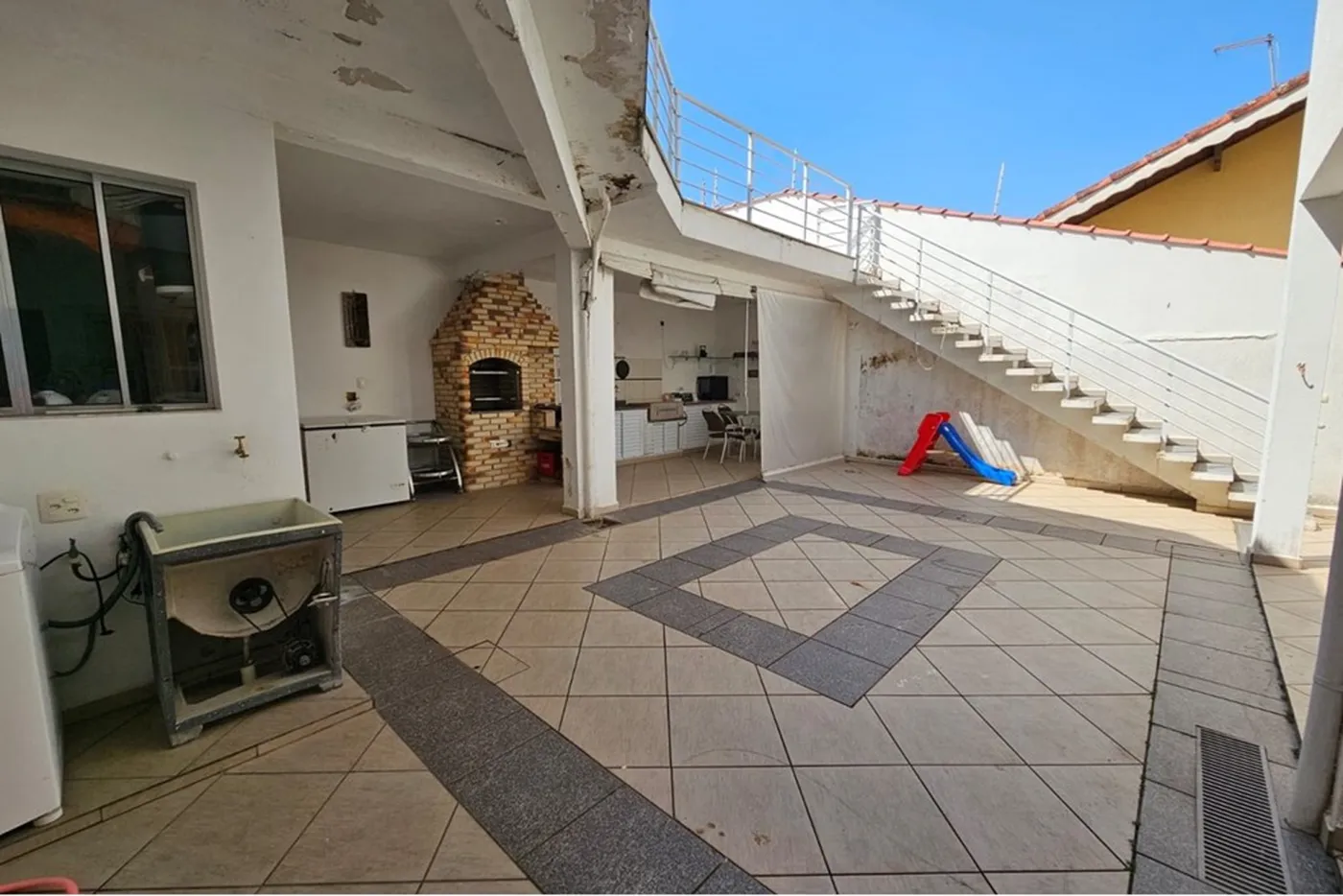 BSLI 224 Casa 630821022-18 - REMAX Exclusive Exclusividades