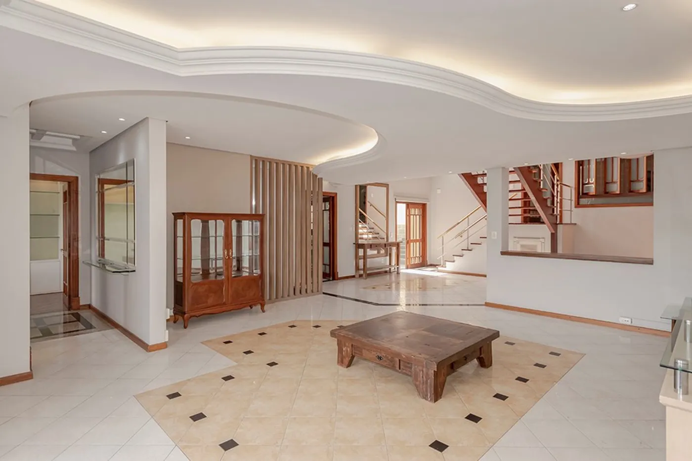 VJC 361 Casa 612491053-54 - REMAX Trend Exclusividades